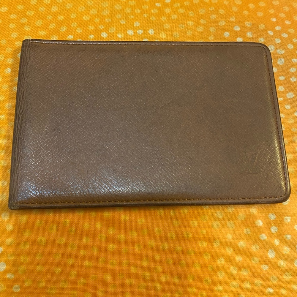Louis Vuitton Taiga Leather Card Holder